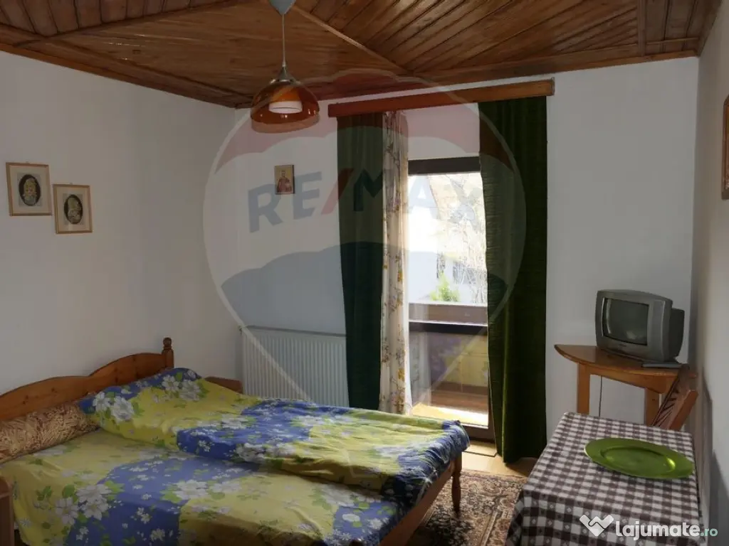 Casă / Vilă cu 9 camere de vânzare în zona Central