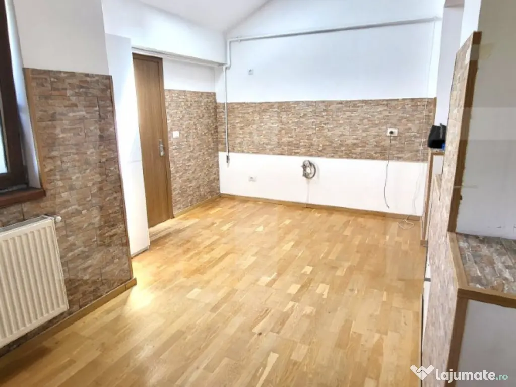 De vanzare apartament cu 3 camere foarte spatios!