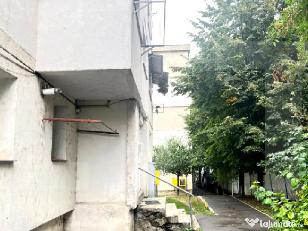 Apartament cu 2 camere, decomandat, complet mobilat si utila