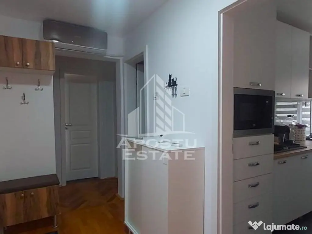 Apartament cu 3 camere decomandat in zona Maranata 