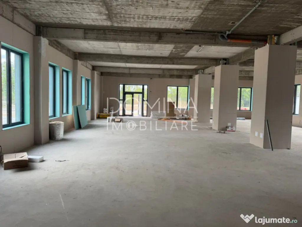 Spațiu comercial *peste 400 mp - parcare* - str. Tineretulu