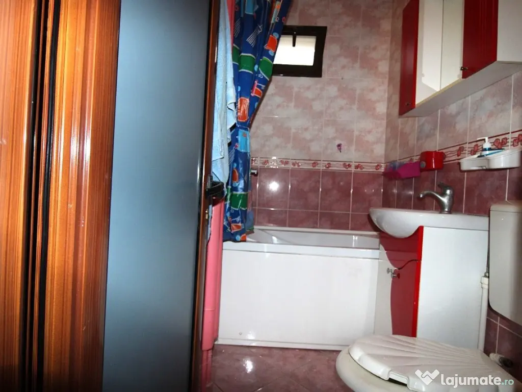 Apartament cu 3 camere in Micro 19 