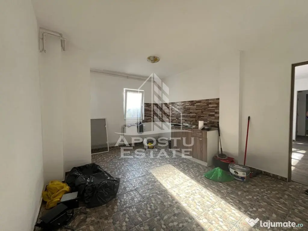 Apartament 2 camere, semidecomandat, renovat, zona Girocului 