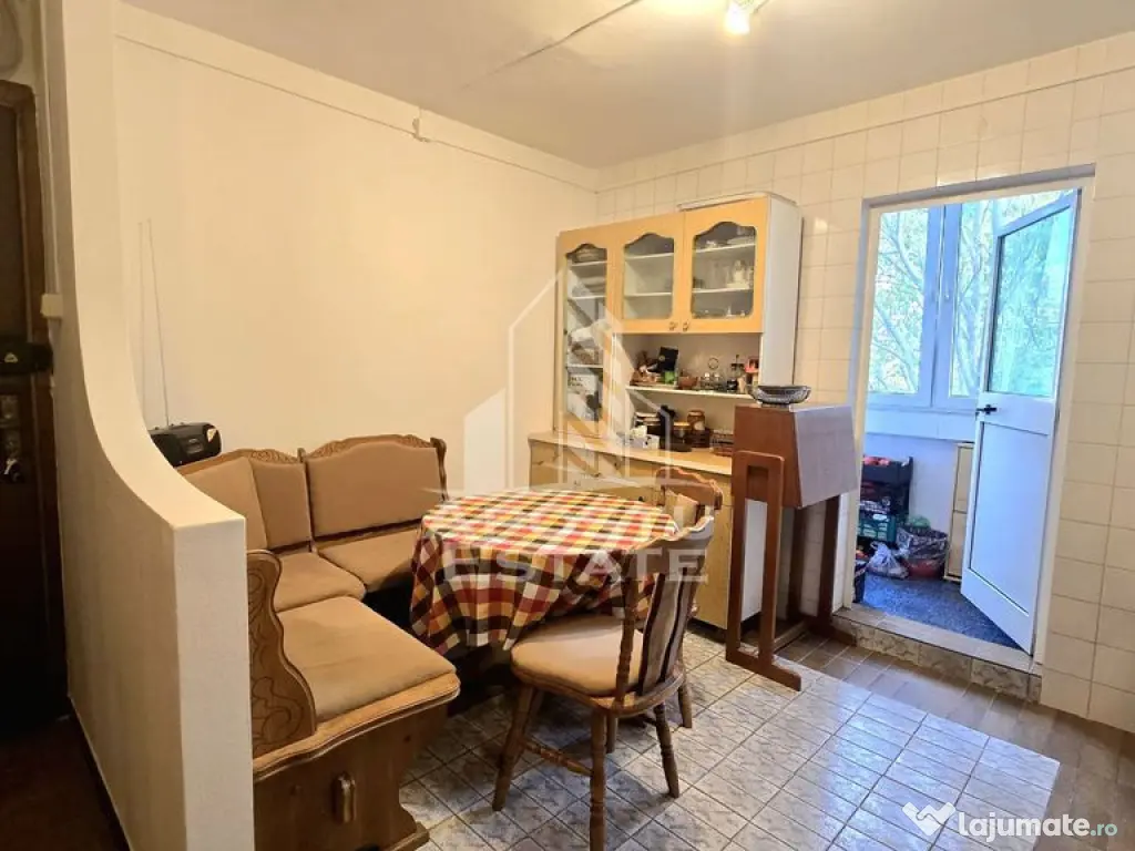 Apartament cu 2 camere, decomandat, centrala proprie, zon... 