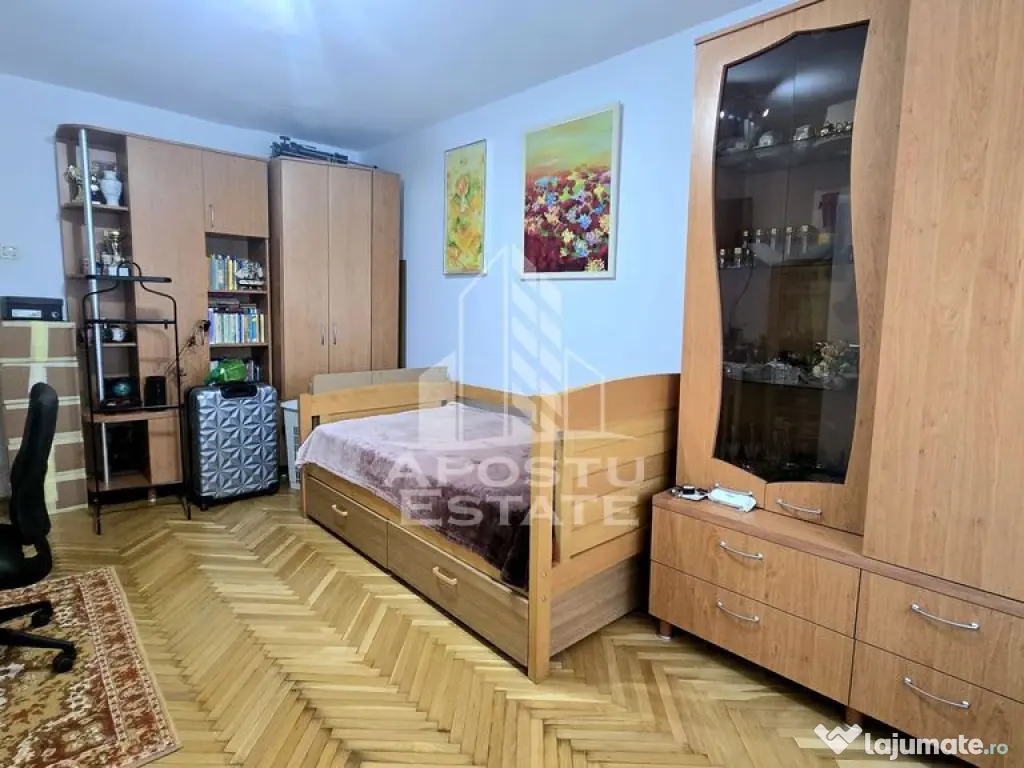 Apartament cu 2 camere, decomandat, centrala proprie, zon... 