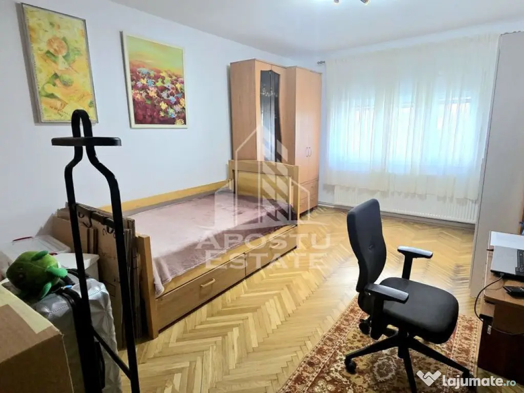 Apartament cu 2 camere, decomandat, centrala proprie, zon... 