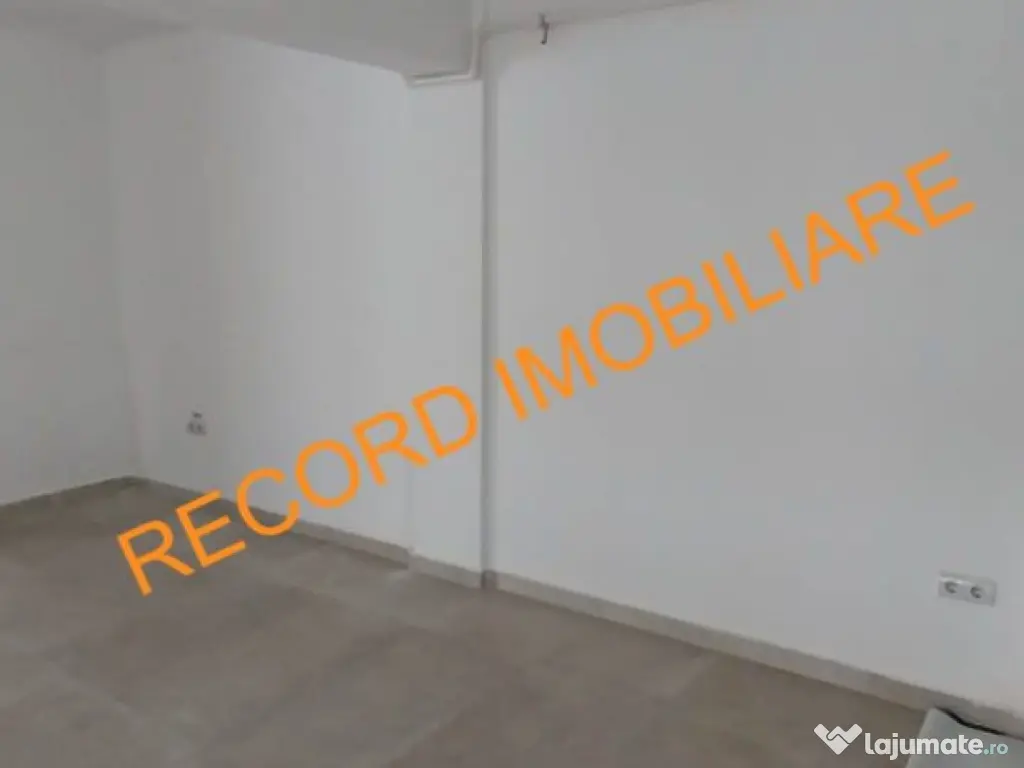 Spatiu comercial in CF, parter, 2 locuri parcare Finisat Floresti 