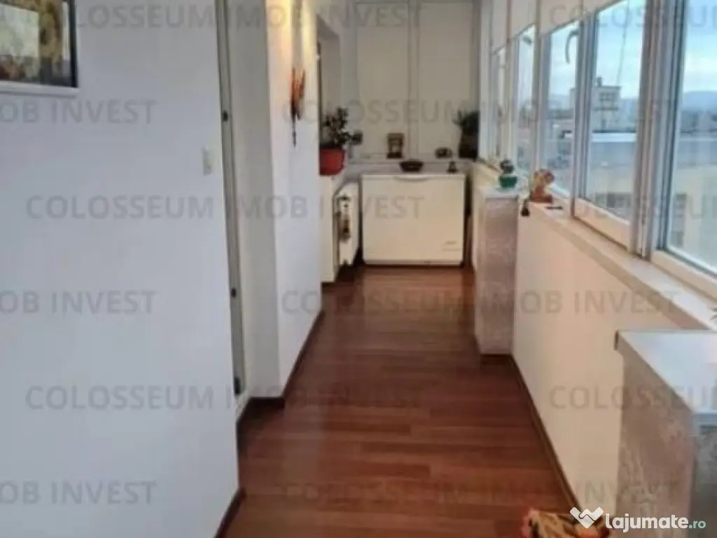 Apartament 3 camere, decomandat - zona Noua-Calea Bucuresti. 