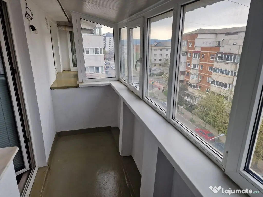 Apartament cu 3 camere de vânzare în zona Stefan cel Mare 