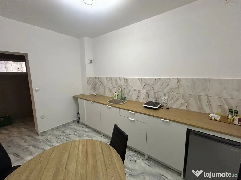 2 Camere Piata Constitutiei + Loc de Parcare 