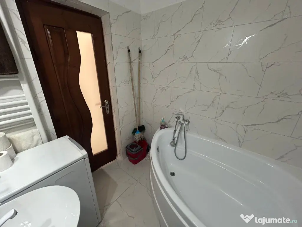 2 Camere Piata Constitutiei + Loc de Parcare 