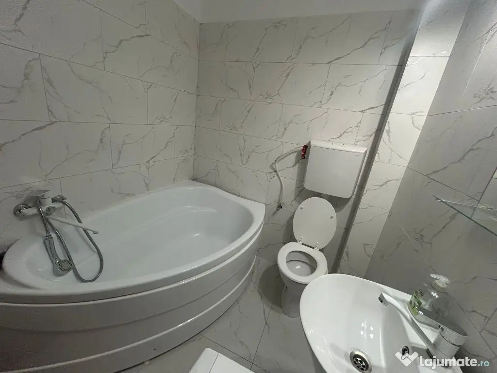 2 Camere Piata Constitutiei + Loc de Parcare 