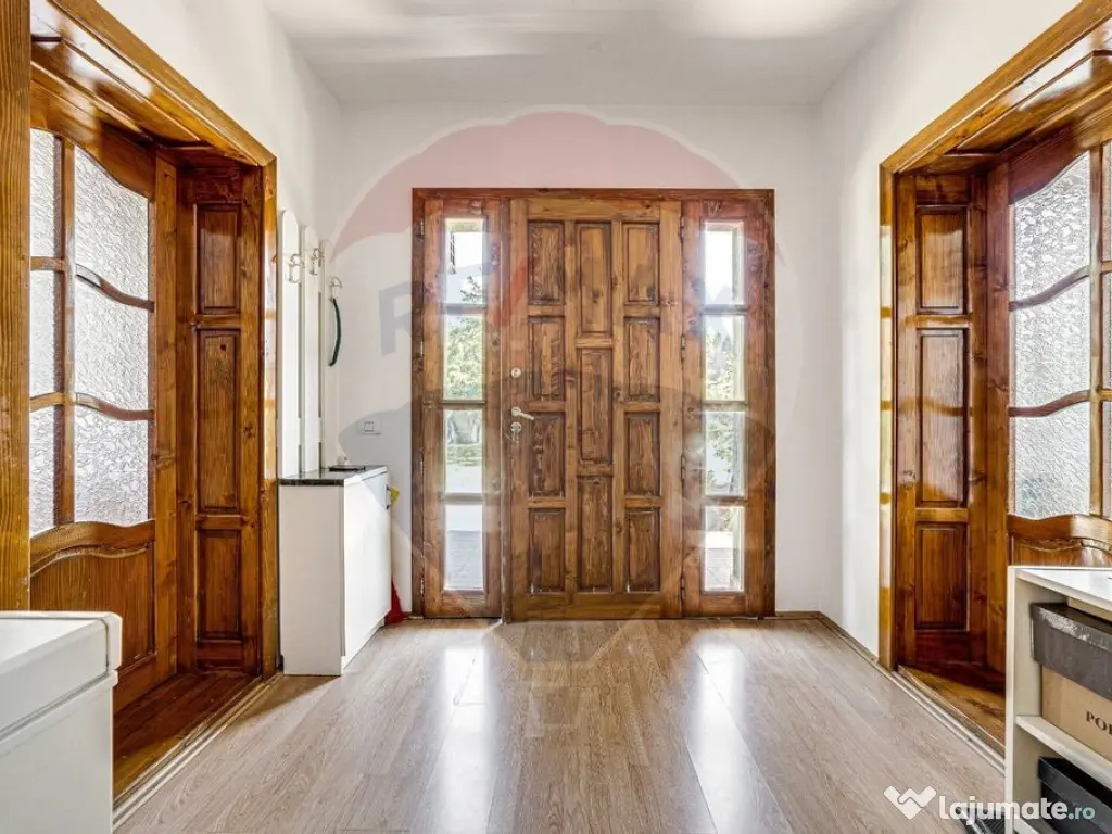 Casă cochetă de vânzare, teren 954 mp, posibil parcela... 