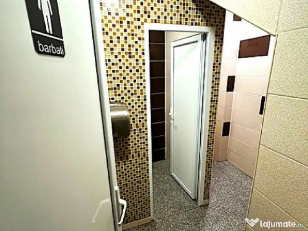 VANZARE CLADIRE CU RESTAURANT UTILAT COMPLET PLUS SPATIU COM