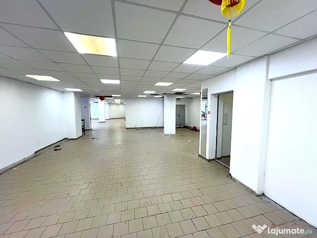 VANZARE CLADIRE CU RESTAURANT UTILAT COMPLET PLUS SPATIU COM