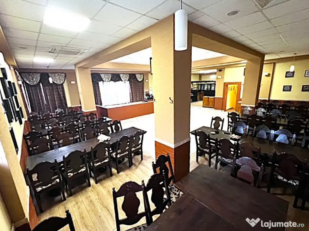 VANZARE CLADIRE CU RESTAURANT UTILAT COMPLET PLUS SPATIU COM