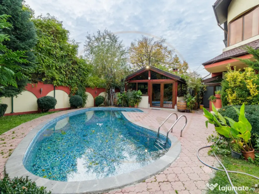 Vilă individuală cu piscină, garaj dublu • teren 766 m 