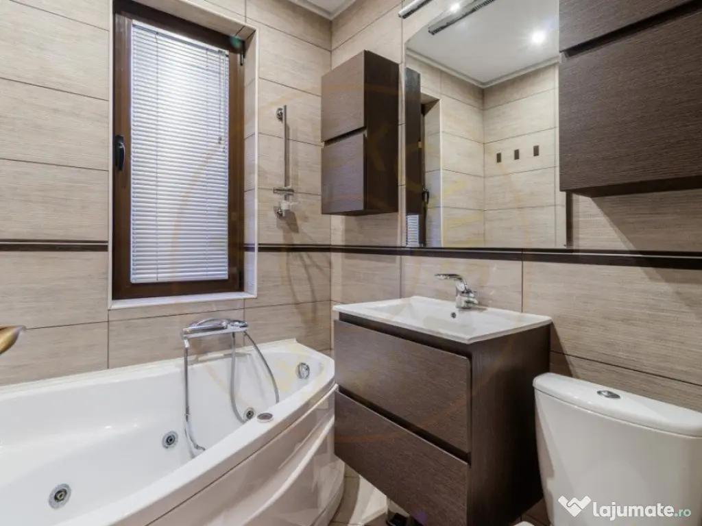 Vilă individuală cu piscină, garaj dublu • teren 766 m 