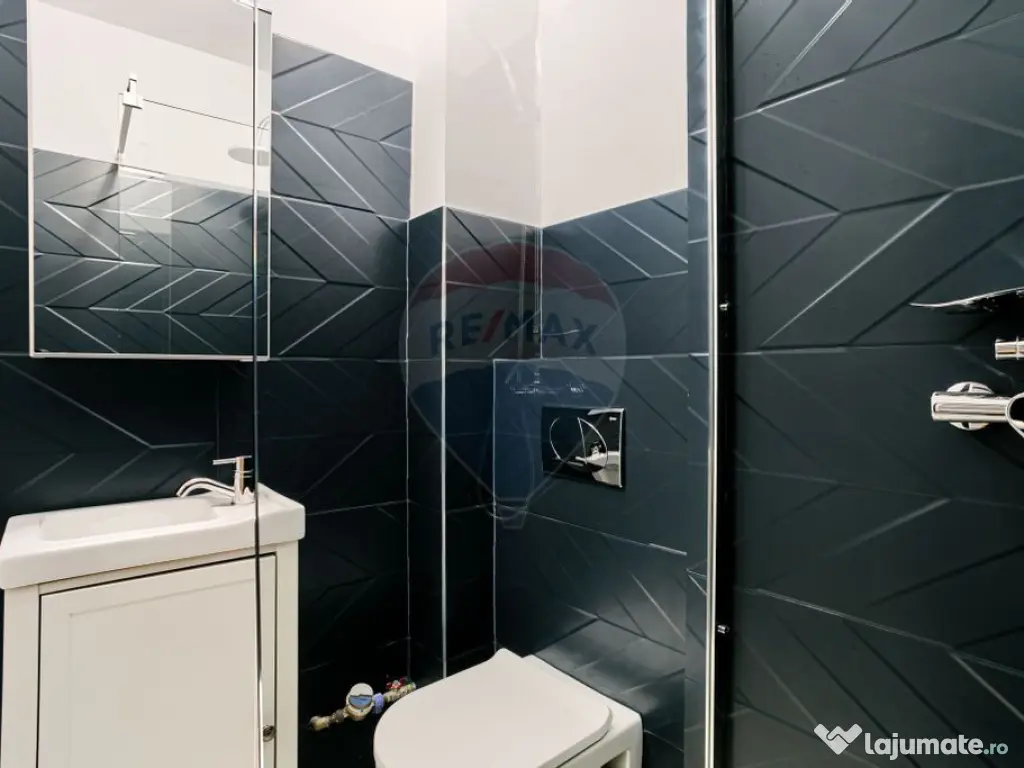 Apartament 3 camere, zona Traian-Boul Rosu 