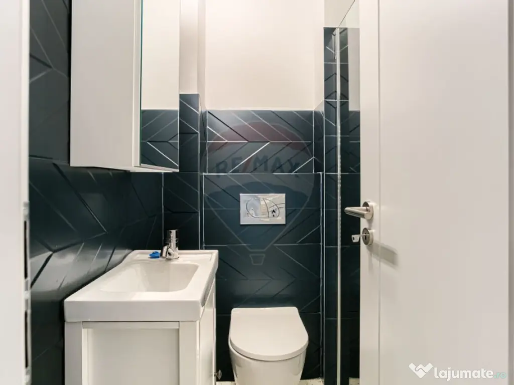 Apartament 3 camere, zona Traian-Boul Rosu 