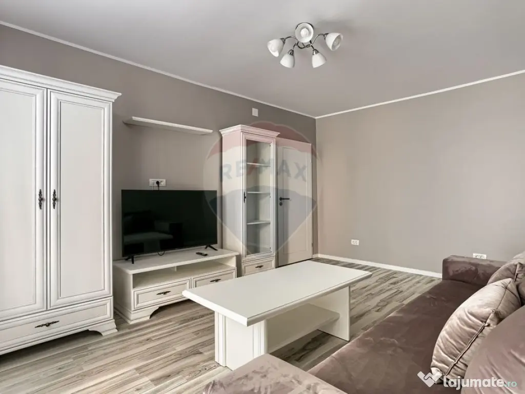 Apartament 3 camere, zona Traian-Boul Rosu 