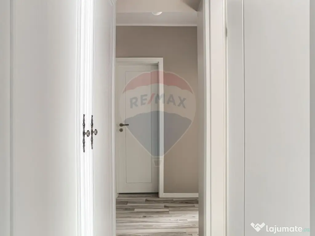 Apartament 3 camere, zona Traian-Boul Rosu 