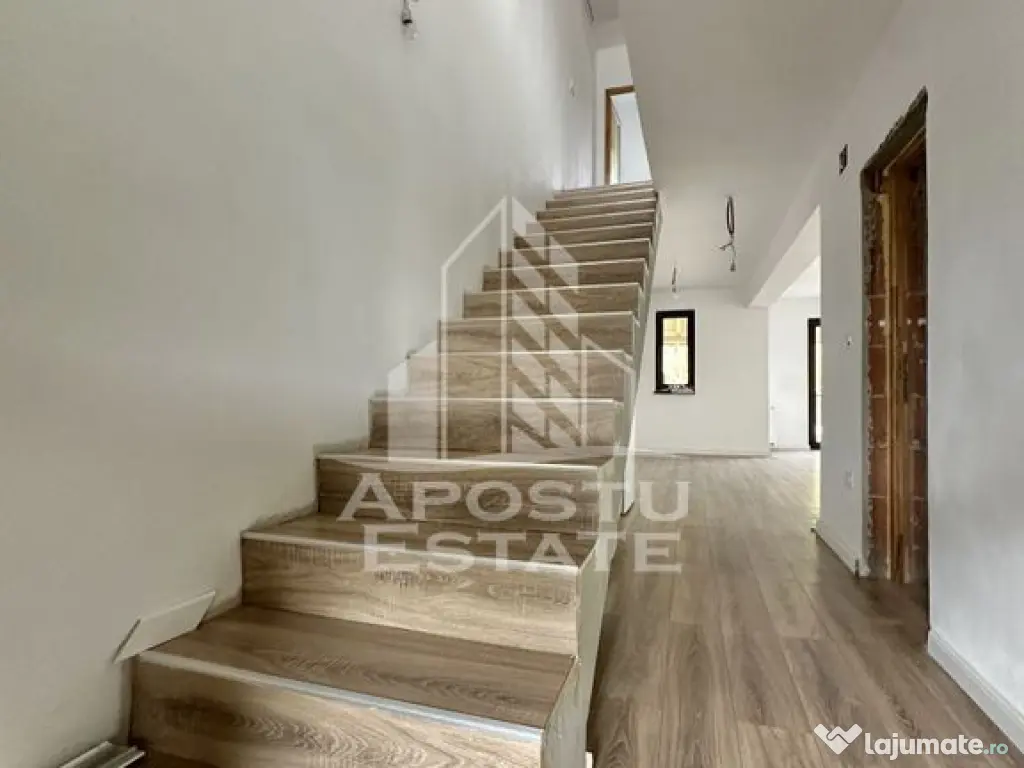 Duplex cu 4 camere, 2 bai si dressing in Giroc la asfalt. 