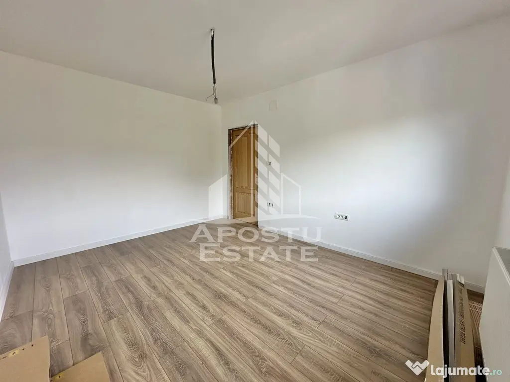Duplex cu 4 camere, 2 bai si dressing in Giroc la asfalt. 