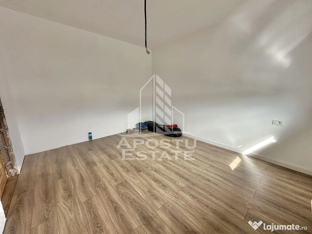 Duplex cu 4 camere, 2 bai si dressing in Giroc la asfalt. 