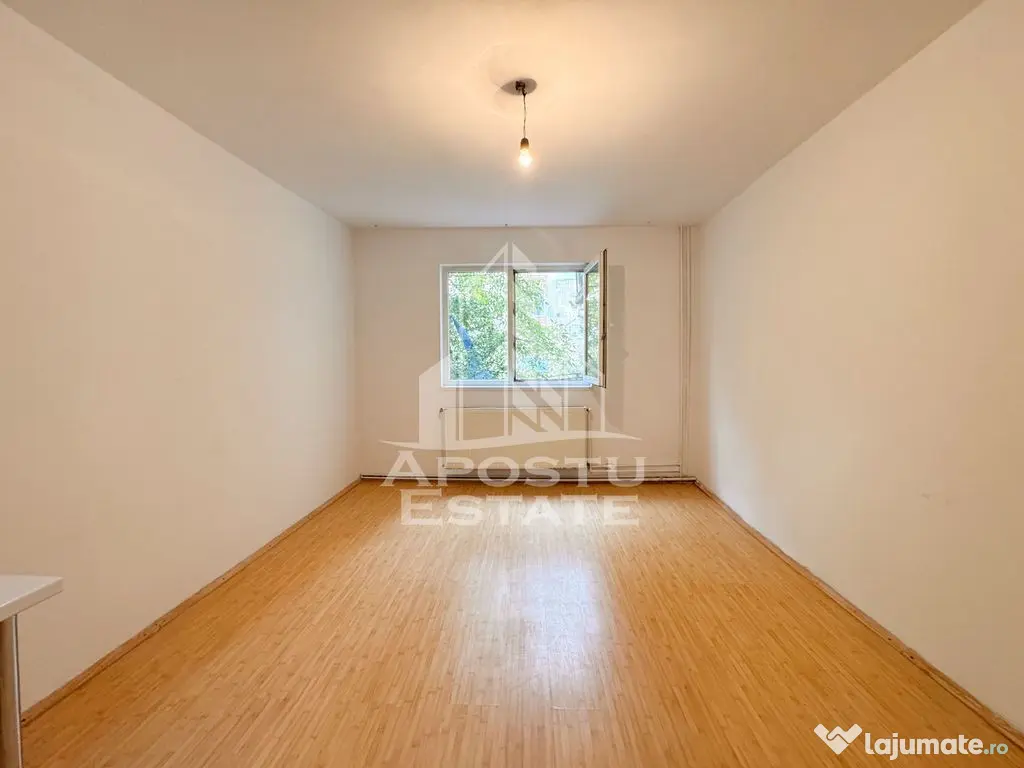 Garsoniera | 22mp | Boxa | Etajul 1/4 | Renovata | Zona B... 