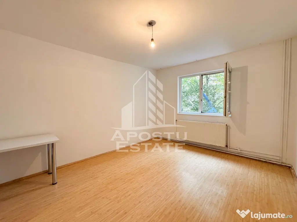 Garsoniera | 22mp | Boxa | Etajul 1/4 | Renovata | Zona B... 