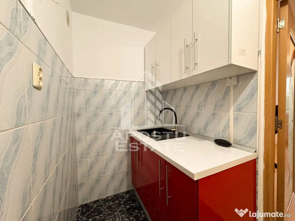 Garsoniera | 22mp | Boxa | Etajul 1/4 | Renovata | Zona B... 