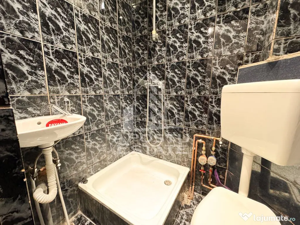 Garsoniera | 22mp | Boxa | Etajul 1/4 | Renovata | Zona B... 