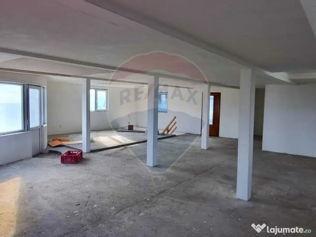 Casa /Spatiu comercial de vanzare