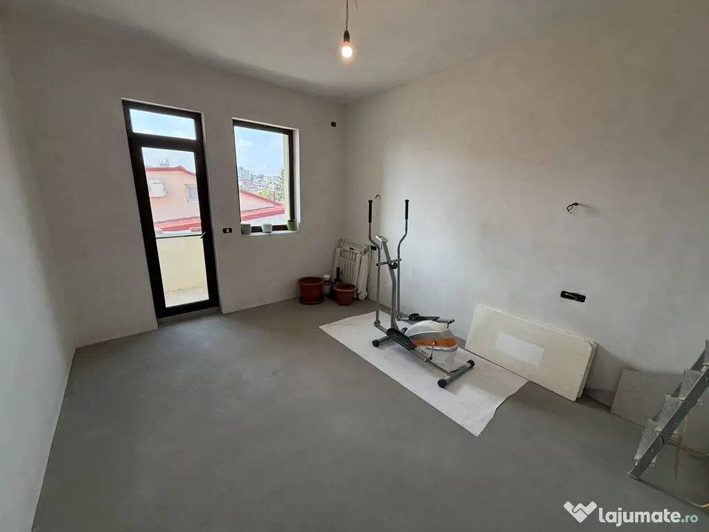 Apartament 3 camere zona Dacia 