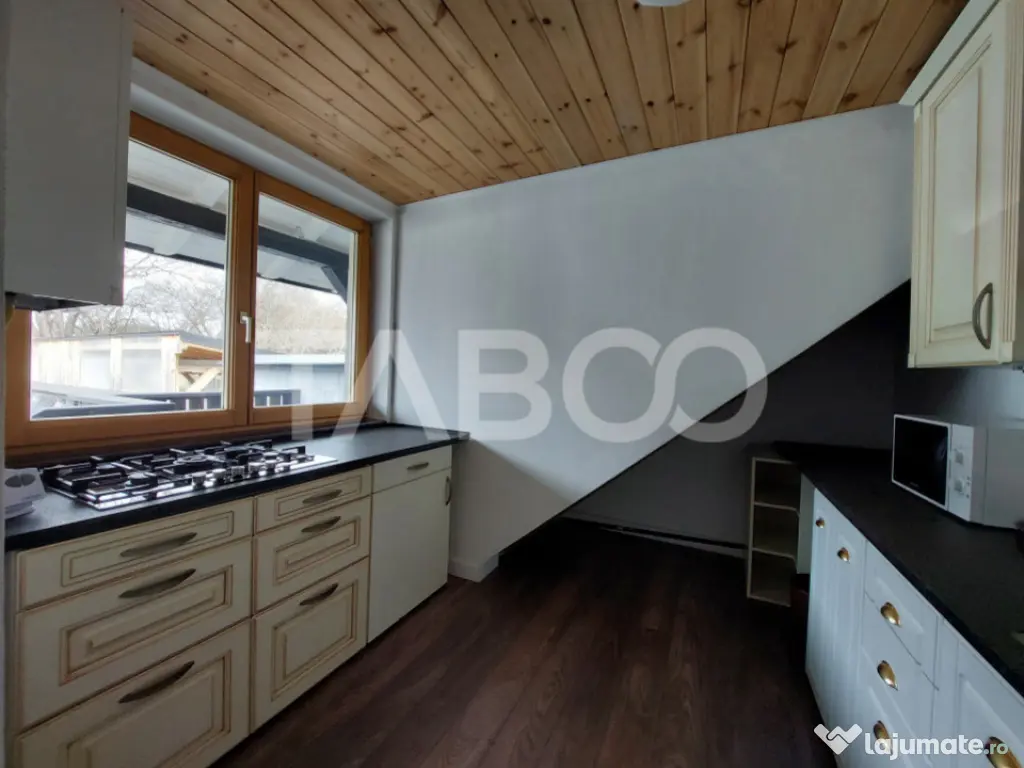 Casa prima inchiriere 120 mp 3 camere 2 bucatarii 2 bai zona