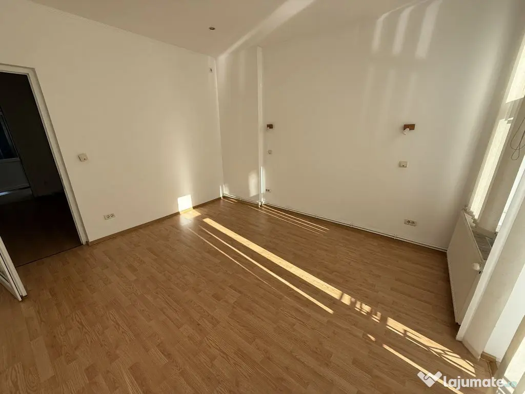 Apartament 6 camere zona Central 