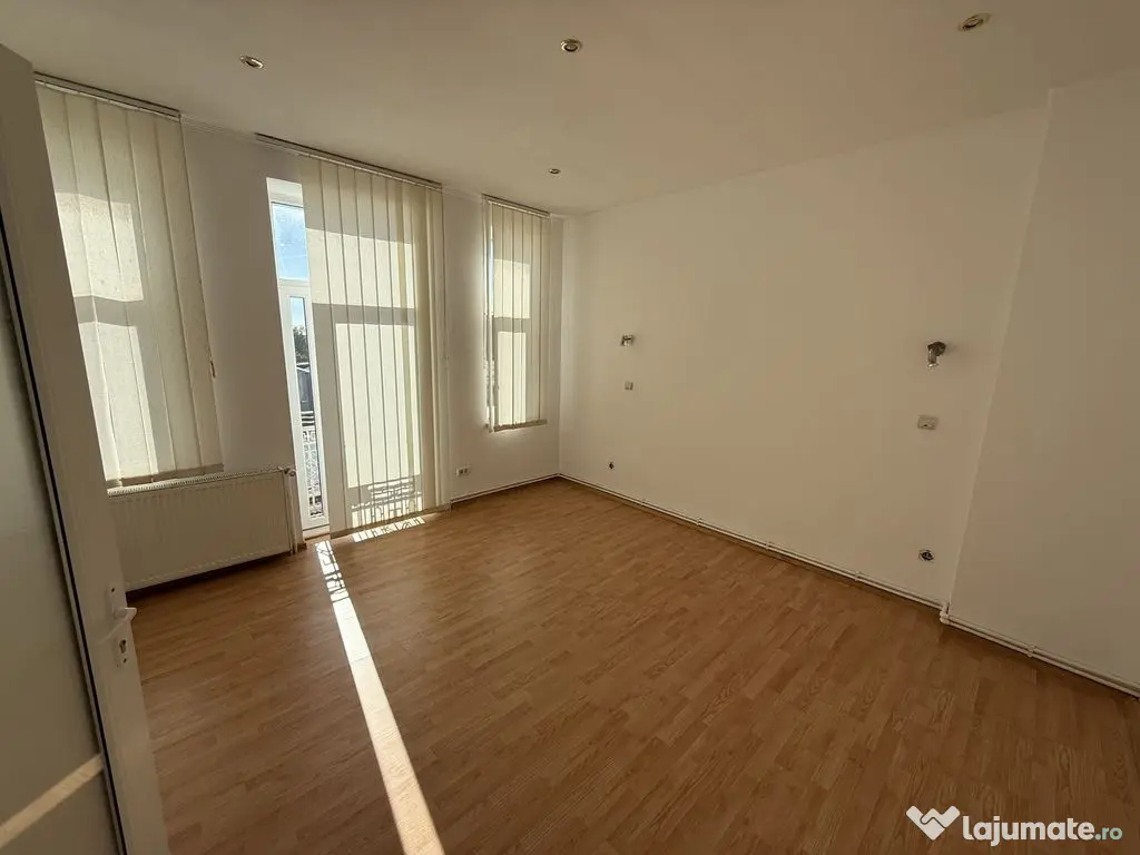 Apartament 6 camere zona Central 