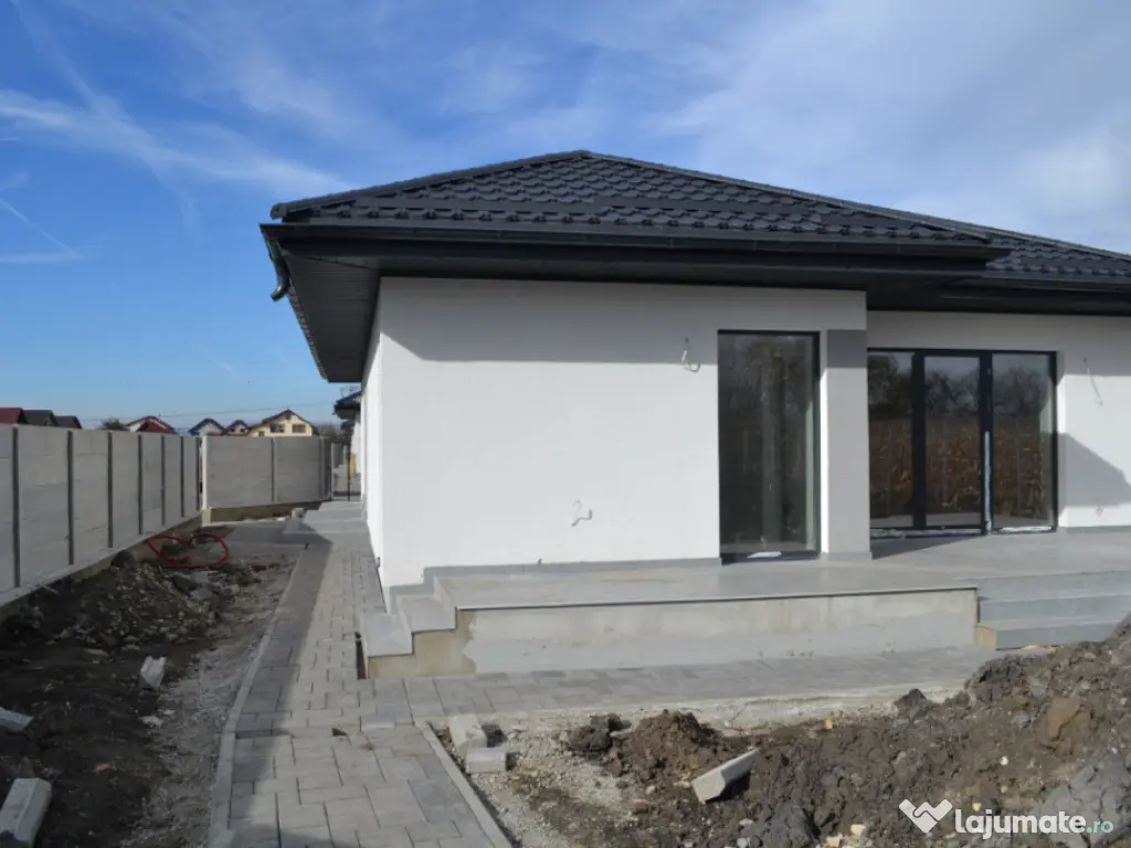 Casa single 4 camere, 110 MP + 500mp teren Stupini 