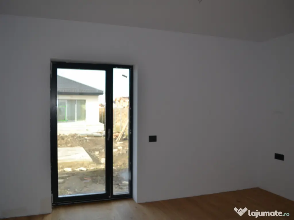 Casa single 4 camere, 110 MP + 500mp teren Stupini 