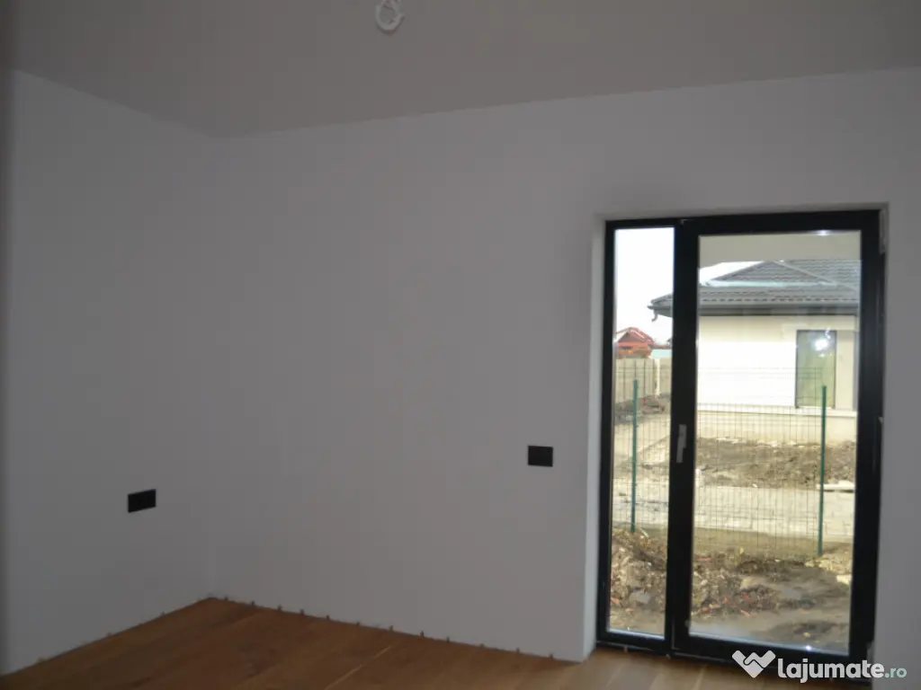 Casa single 4 camere, 110 MP + 500mp teren Stupini 