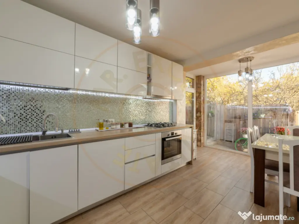 Casa cu priveliste - Stefanesti! 