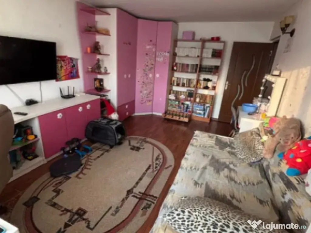 Apartament cu 3 camere de vanzare Nicolina 