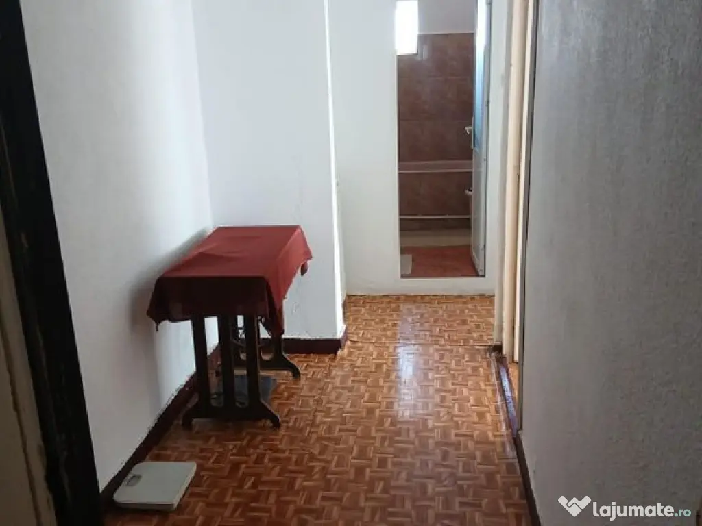 Apartament 3 camere, suprafata generoasa , Tulcea 