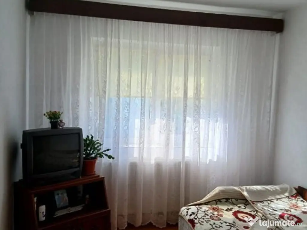 Apartament 3 camere, suprafata generoasa , Tulcea 