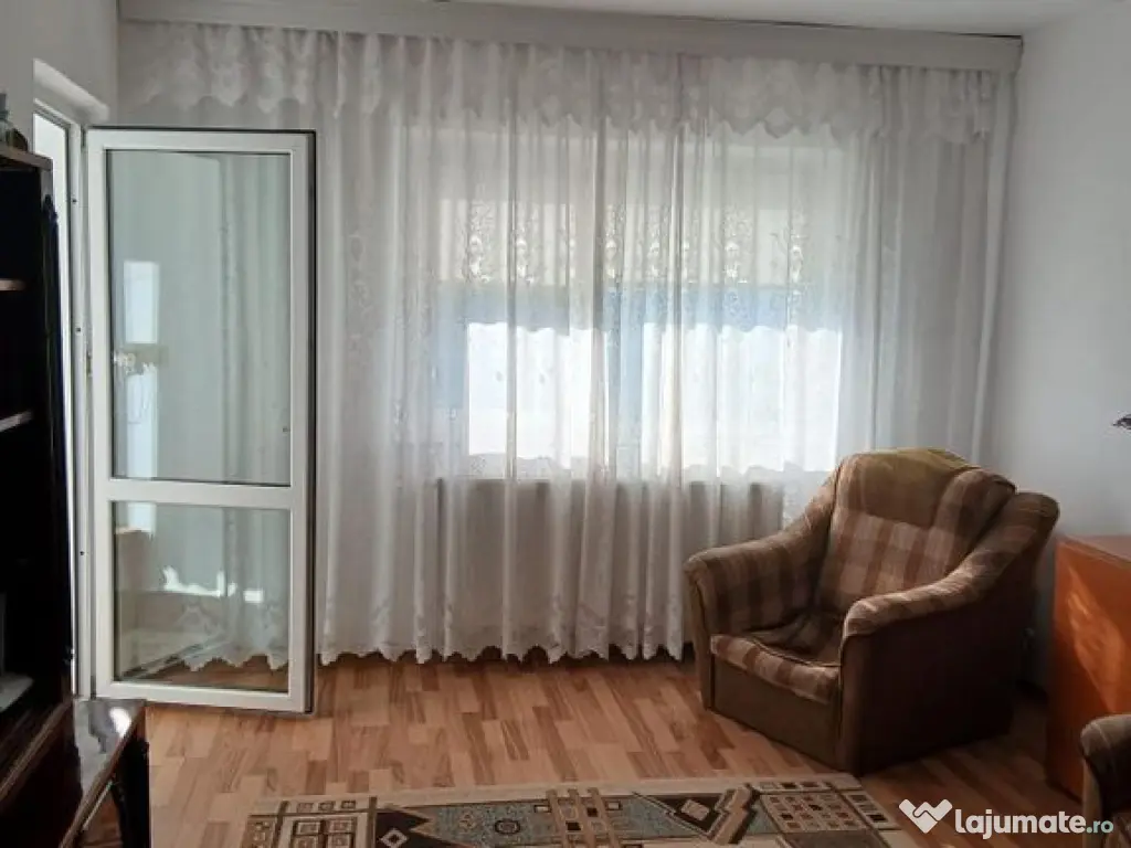 Apartament 3 camere, suprafata generoasa , Tulcea