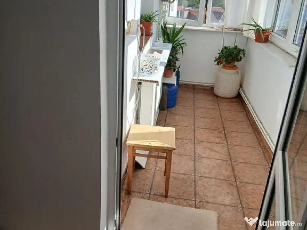 Apartament 3 camere, suprafata generoasa , Tulcea 