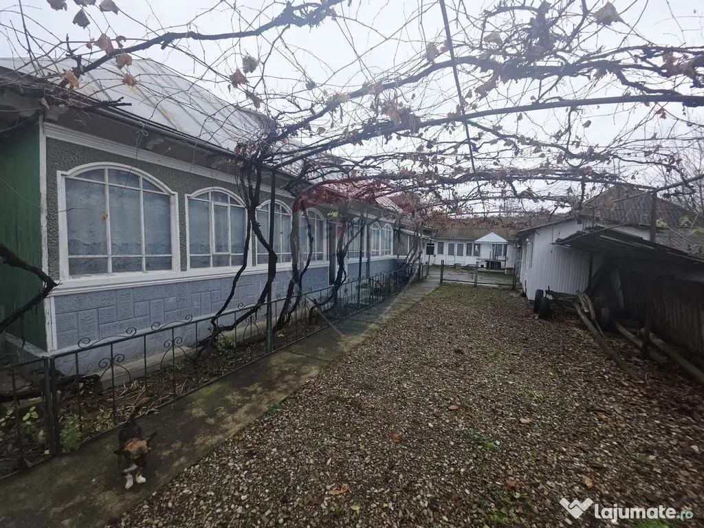 Casă / Vilă cu 4 camere de vânzare