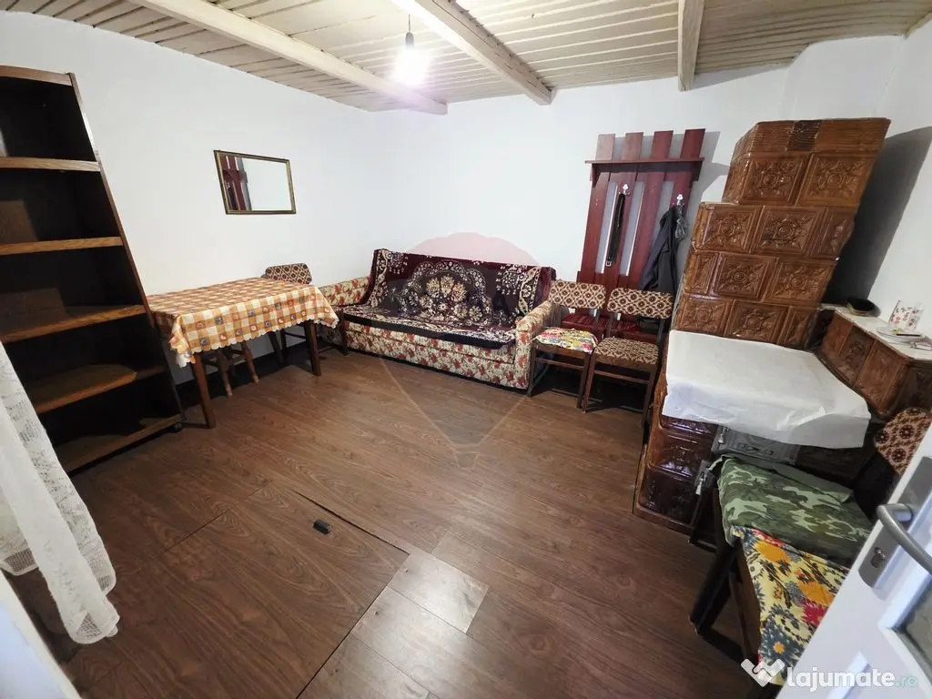 Casă / Vilă cu 4 camere de vânzare