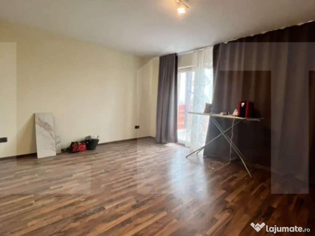 Casă cu teren 1152 mp Parța